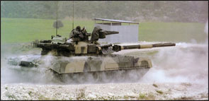 T-80U at the firing range.