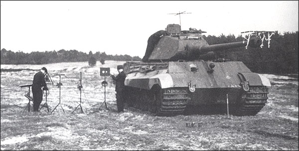 Early model Tiger II (with Porsche turret), during firing tests with the new KwK 43 L/71 