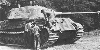 Fitting the armor mudgurads on a Tiger II