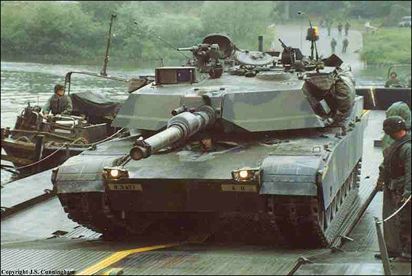 us m1a1 main battle tanks